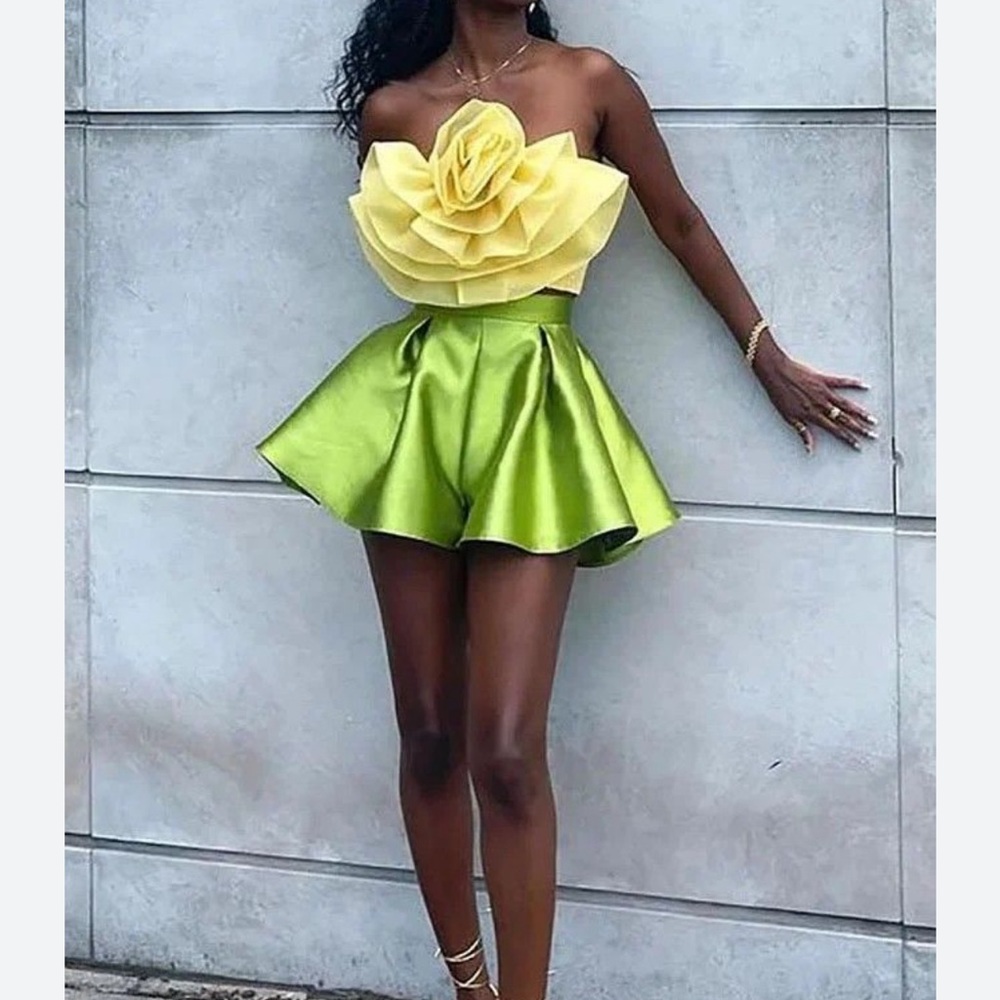 ASOS LUXE satin full shorts in green 2